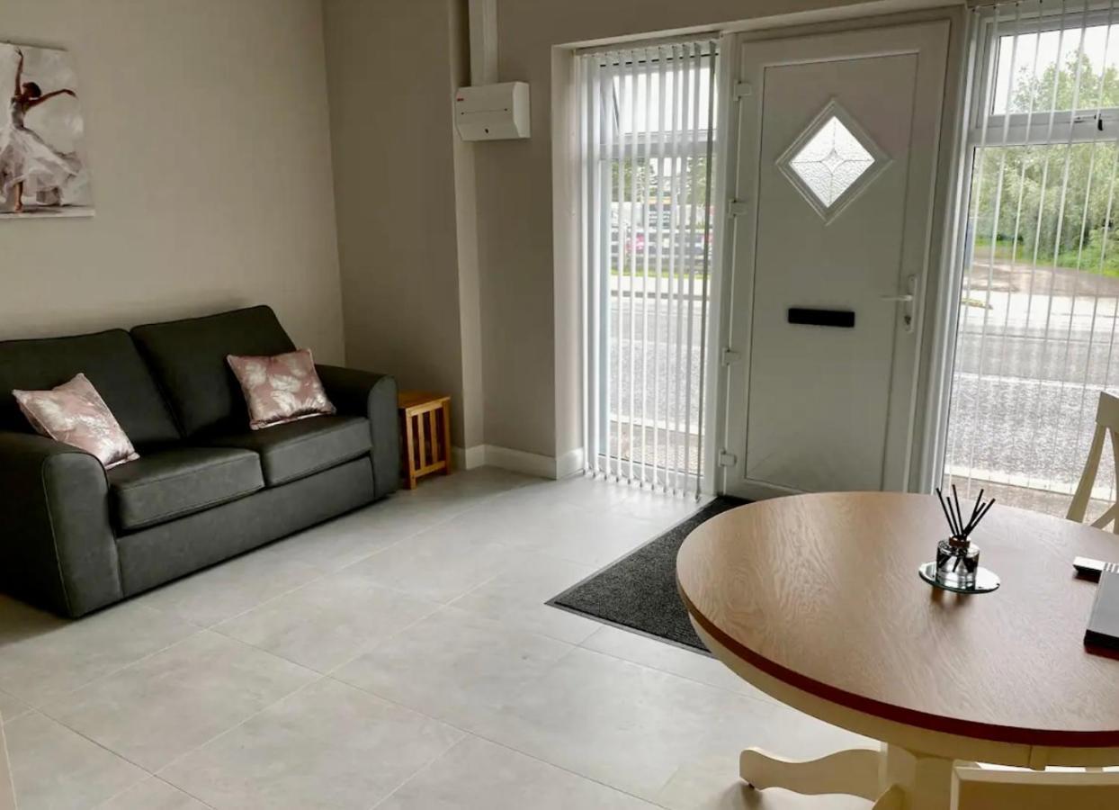 Erne Getaway No.5 Brand New 1 Bed Apartment Enniskillen Exterior photo