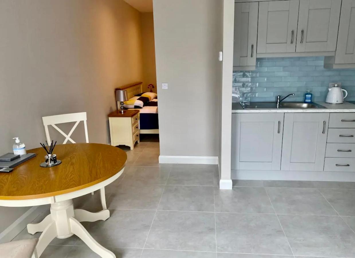 Erne Getaway No.5 Brand New 1 Bed Apartment Enniskillen Exterior photo